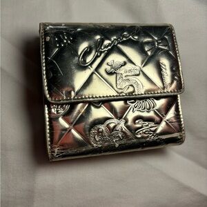 Gold Chanel vintage 2006- small wallet with a non brand chain